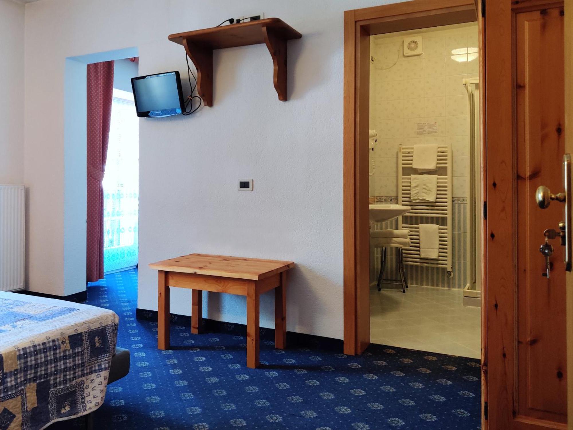 Hotel Garnì Nès Crépes Pozza di Fassa Extérieur photo