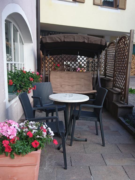 Hotel Garnì Nès Crépes Pozza di Fassa Extérieur photo