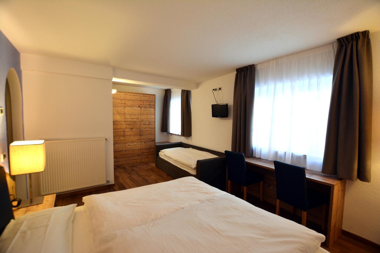 Hotel Garnì Nès Crépes Pozza di Fassa Extérieur photo