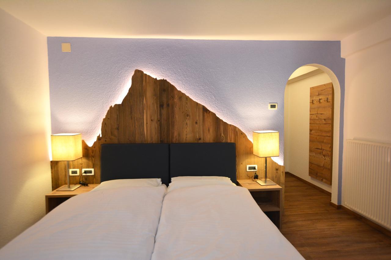 Hotel Garnì Nès Crépes Pozza di Fassa Extérieur photo
