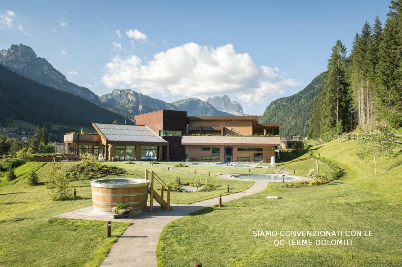 Hotel Garnì Nès Crépes Pozza di Fassa Extérieur photo