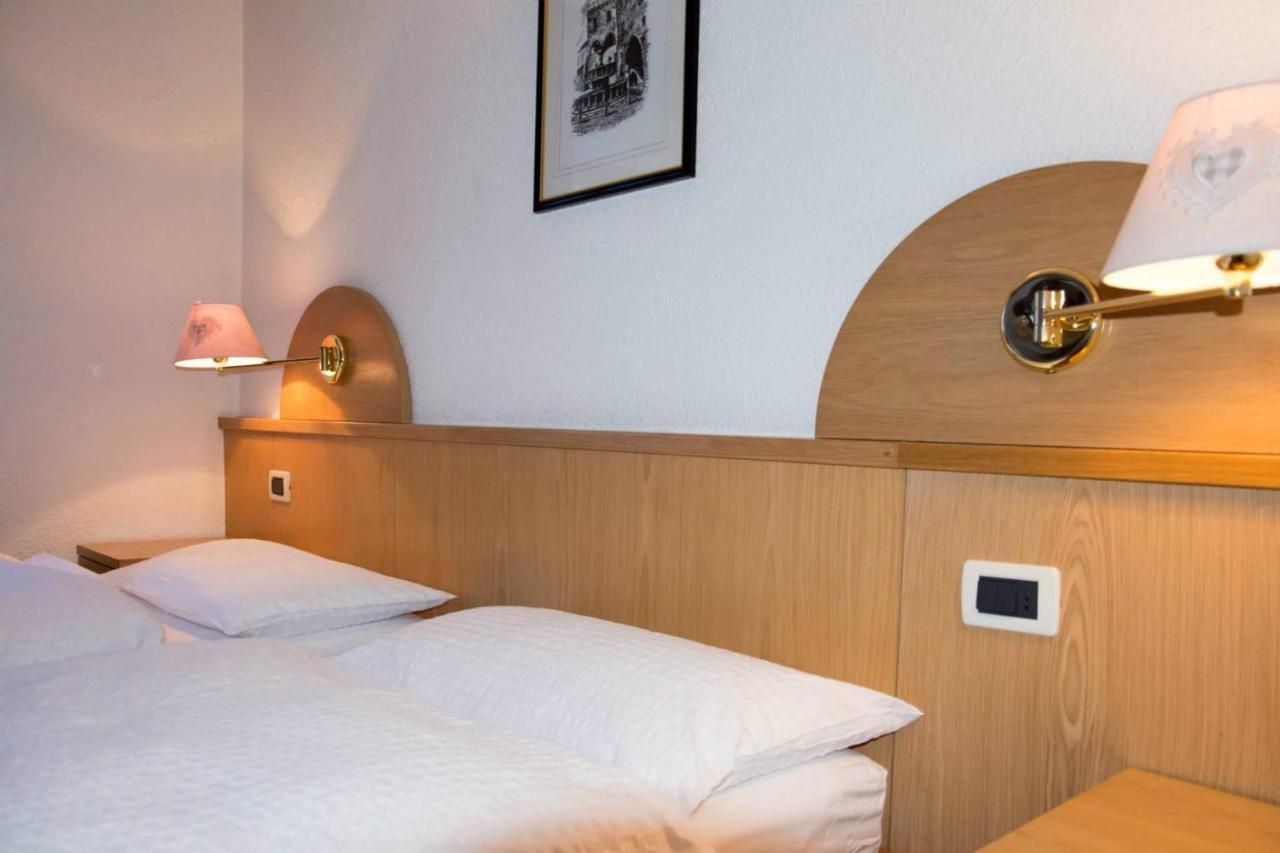 Hotel Garnì Nès Crépes Pozza di Fassa Extérieur photo
